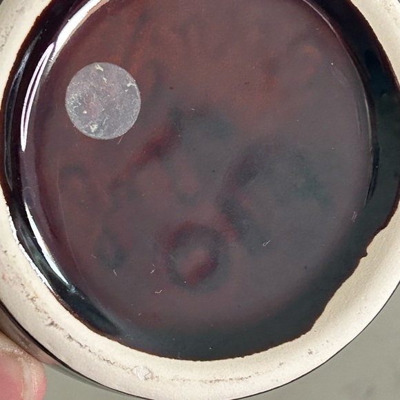 Vintage Hall Pottery Marietta College Mug w/felt Patch. 5”Tall by 3-1/4” wide - Picture 4 of 7